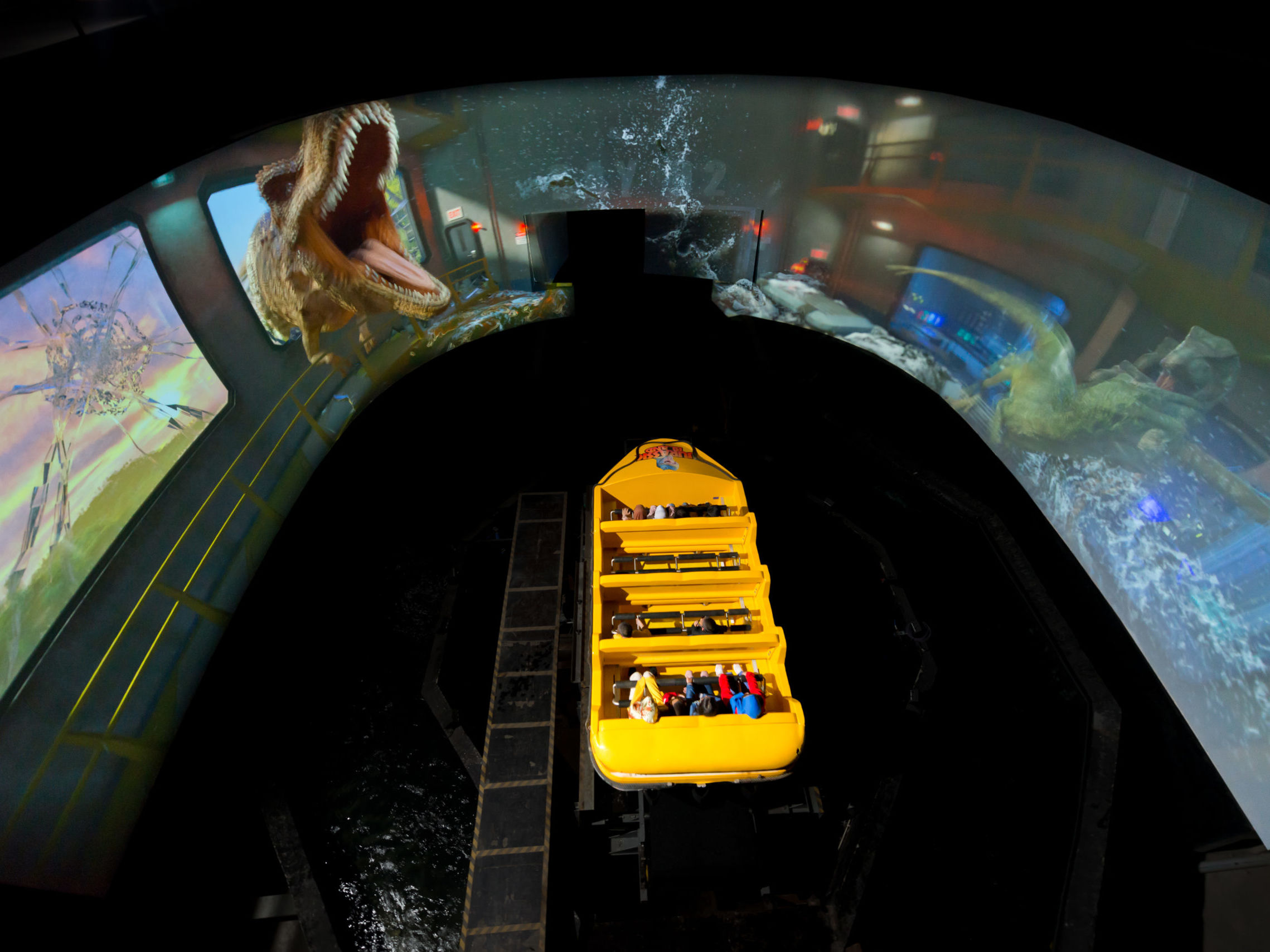 Wrap around Immersive Screen inside Tunnel of Jurassic Island