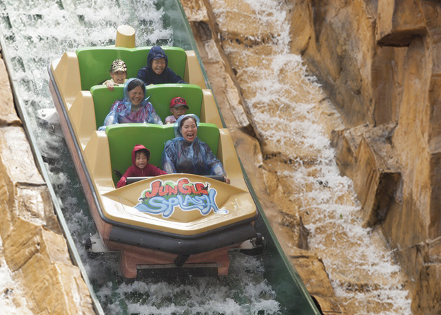 Interlink New Ride : Superflume Jungle Splash Flume in Ponchos at BaoSon