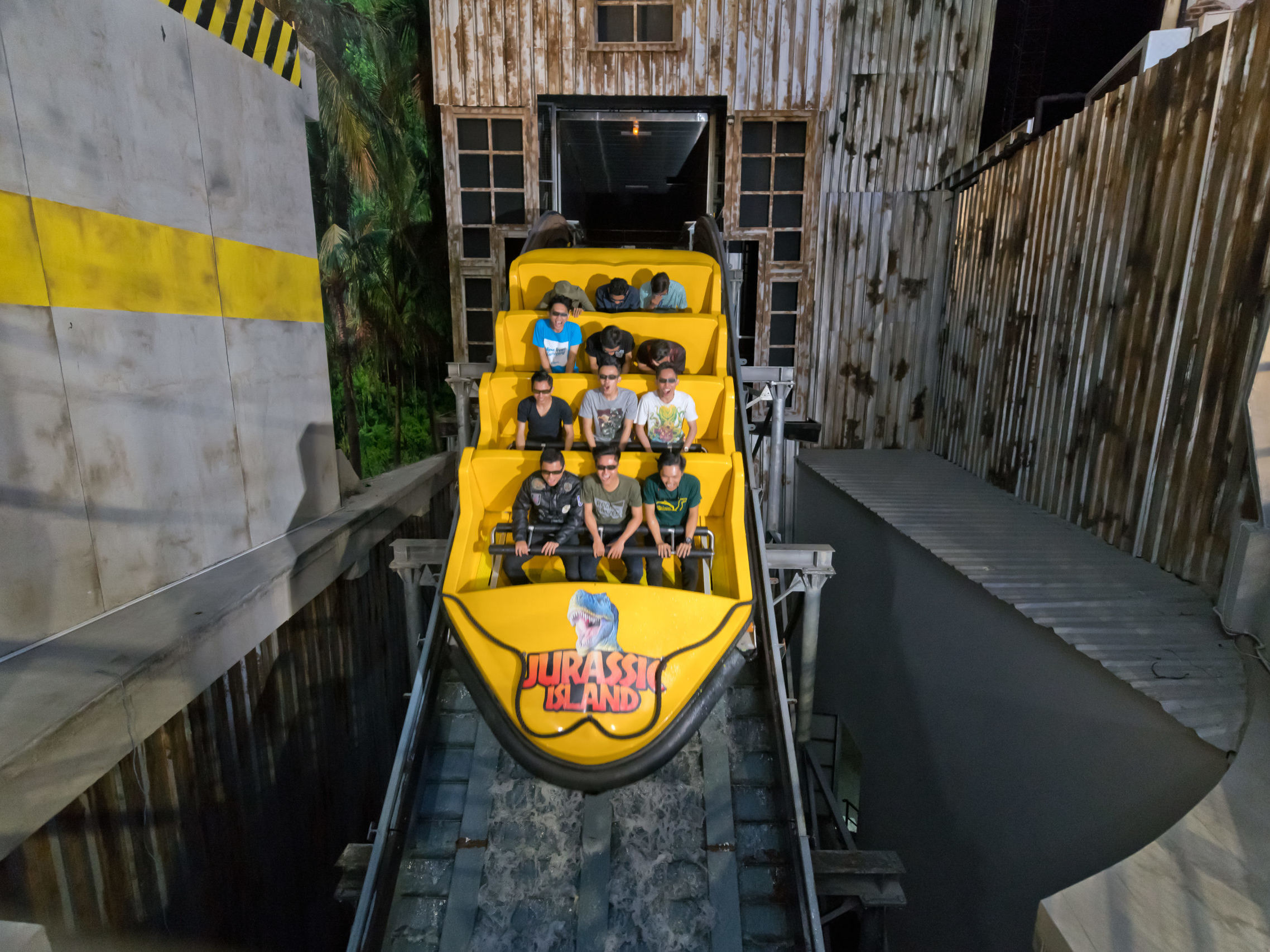 Interlink New Ride : Immersive Superflume Jurassic Island at Trans Studio Cibubur Final Plunge