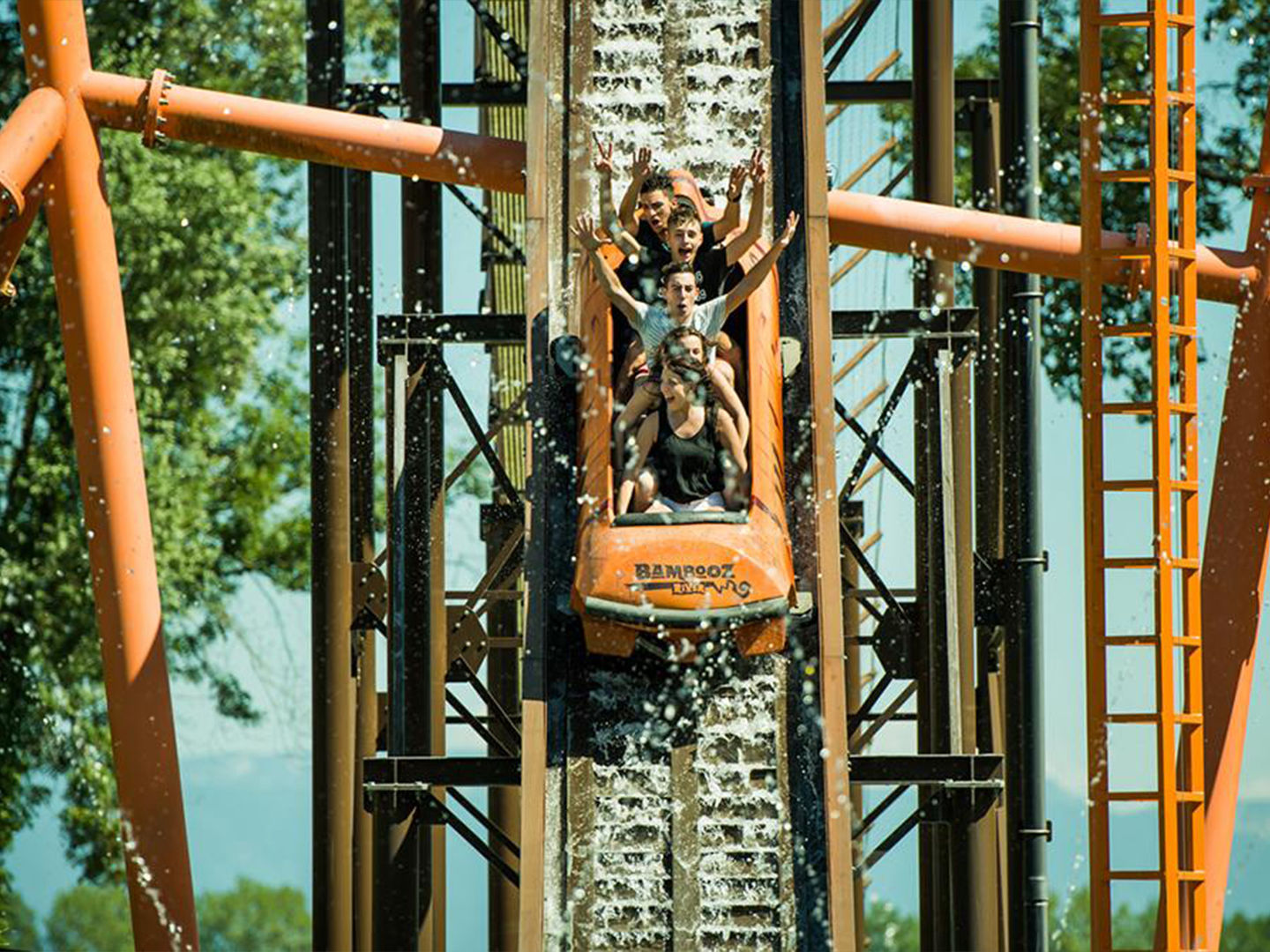 Interlink New Ride : Log flume Bambooz at Walibi Rhone Alpes 4